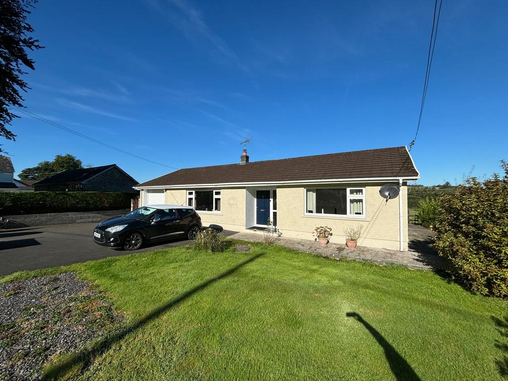 Cwmann, Lampeter, SA48 3 bed detached bungalow - £340,000