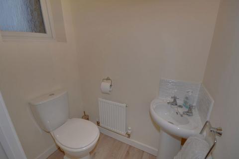 2 bedroom terraced house to rent, Kirkstall Road, Barnsley, S71