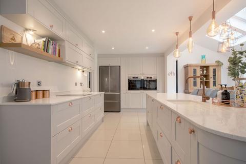 12 Carnoustie Close, Sutton Coldfield, B75 6UW