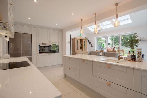 12 Carnoustie Close, Sutton Coldfield, B75 6UW