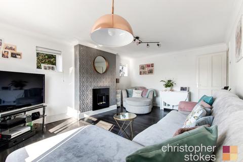 201 Whitefields Road, Cheshunt, Waltham Cross, EN8 0EU