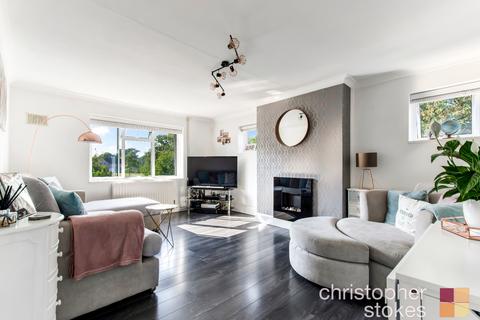 201 Whitefields Road, Cheshunt, Waltham Cross, EN8 0EU