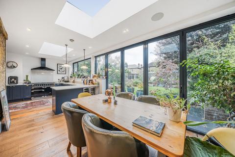 4 bedroom terraced house for sale, Wellmeadow Road, London
