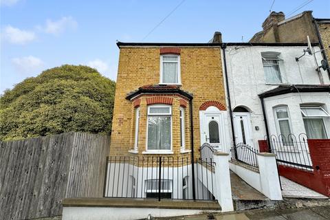 3 bedroom end of terrace house for sale, Sladedale Road, London, SE18