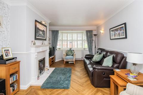 4 Barkers Road, Durkar, Wakefield, WF4 3AR