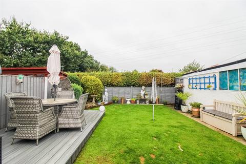 4 Barkers Road, Durkar, Wakefield, WF4 3AR