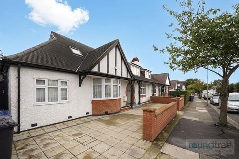 4 bedroom house for sale, Golders Manor Drive, Golders Green NW11