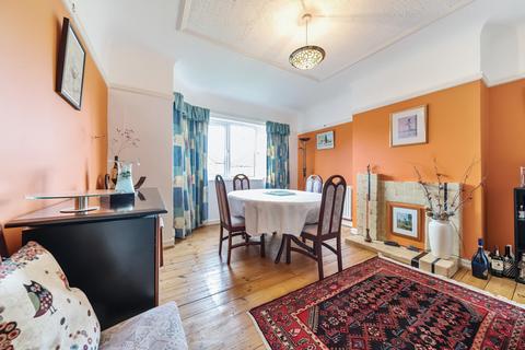 81 The Heights, Northolt, UB5 4BS