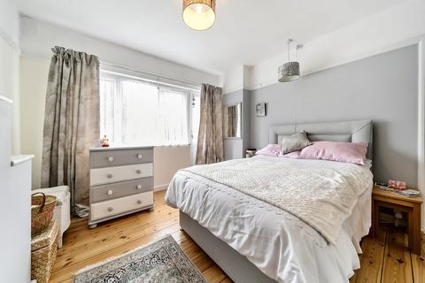 81 The Heights, Northolt, UB5 4BS