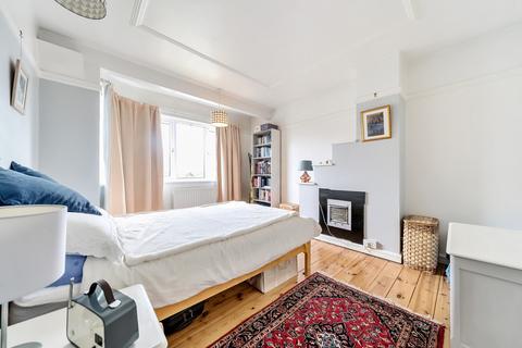 81 The Heights, Northolt, UB5 4BS