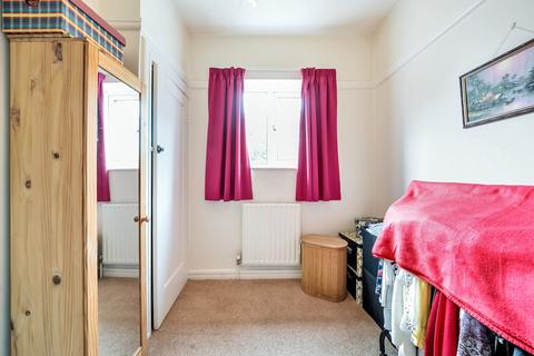 81 The Heights, Northolt, UB5 4BS