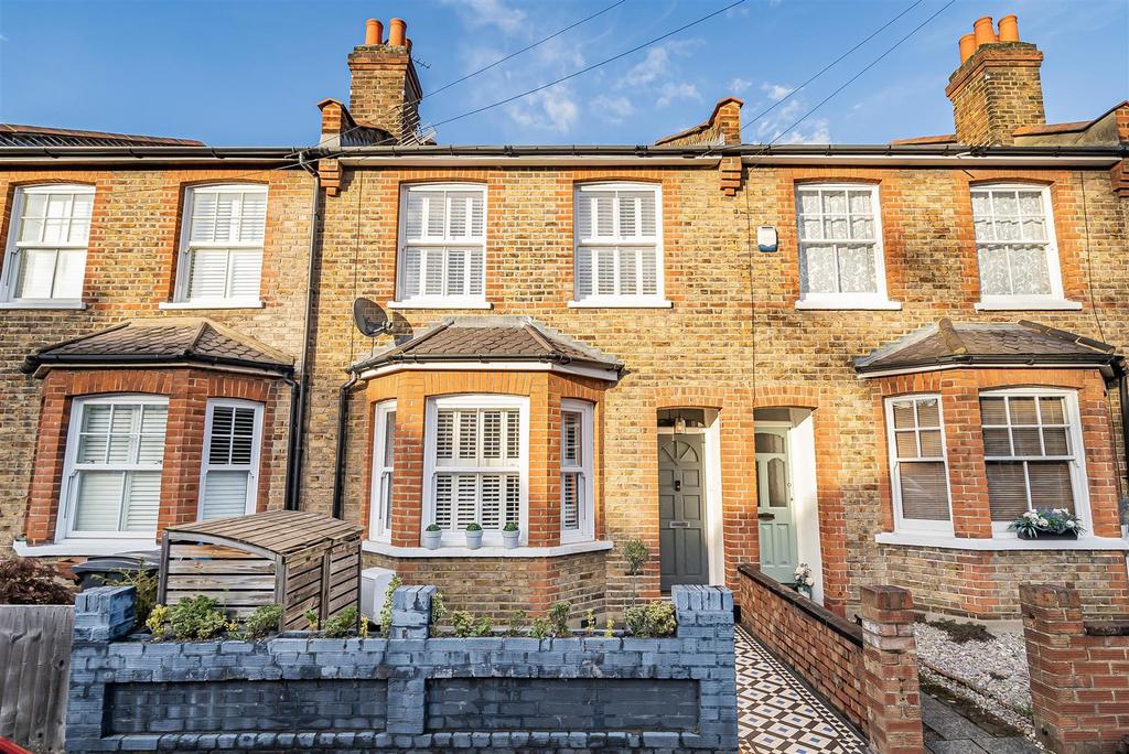 Gordon Road, Surbiton 3 bed terraced house for sale £850,000