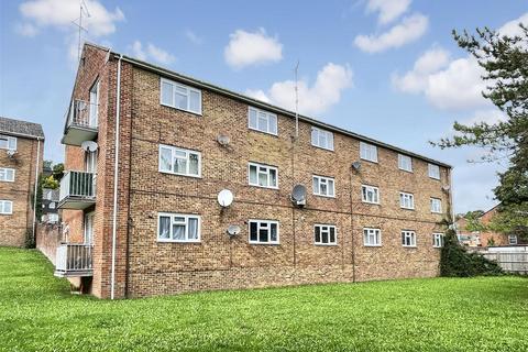 2 bedroom ground floor flat for sale, Hazel Close, Salisbury SP2