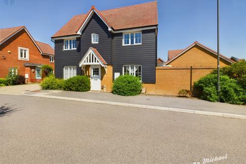 3 bedroom detached house for sale, Carriage Road, Kingsbrook, Aylesbury