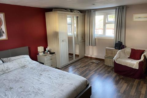 35 Coombe Road, Callington, PL17 7QG