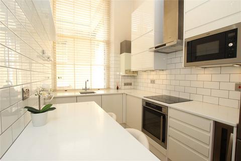 2 bedroom flat for sale, Florence House, Gilbert Close, London, SE18