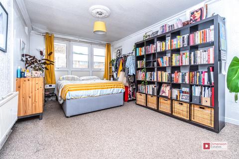 2 bedroom maisonette for sale, St. Peter'S Way, Dalston, Islington, Hackney, N1