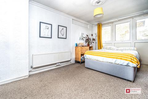 2 bedroom maisonette for sale, St. Peter'S Way, Dalston, Islington, Hackney, N1