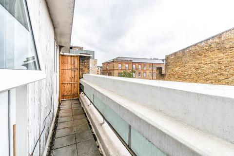 2 bedroom maisonette for sale, St. Peter'S Way, Dalston, Islington, Hackney, N1