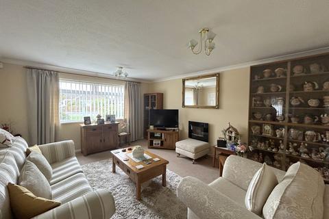 2 bedroom semi-detached bungalow for sale, Northway, Tewkesbury GL20