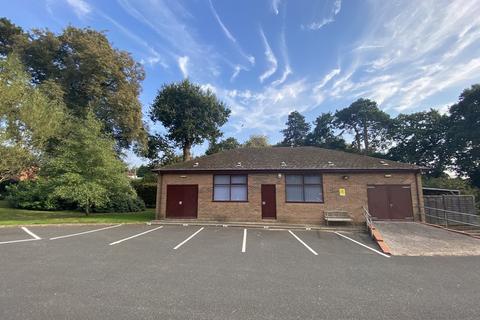 Industrial unit to rent, Whittington Studios, Whittington Hall, Worcester, WR5 2RG