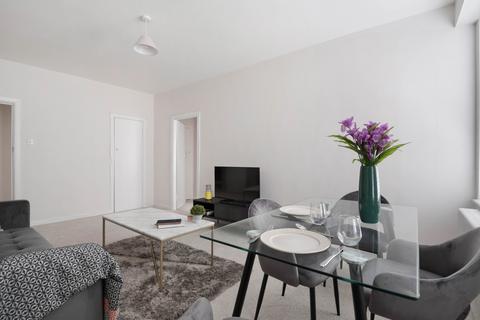 1 bedroom apartment to rent, at London, Nelson House, Dolphin Square, Chichester street SW1V