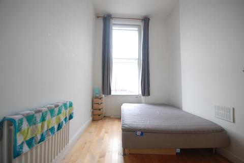 2 bedroom house share to rent, Caledonian Road, London