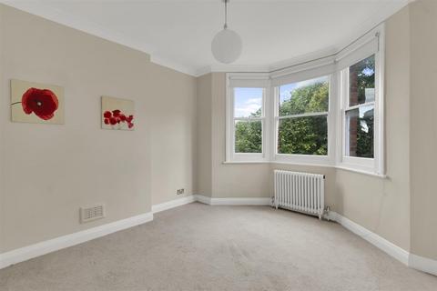 2 bedroom flat to rent, Chambers Lane, London NW10