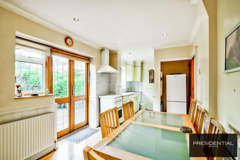 353 Manford Way, Chigwell, IG7 4AL