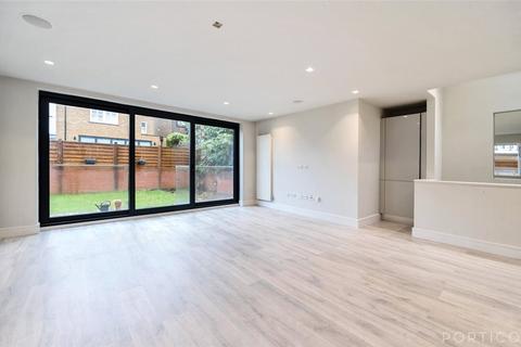 3 bedroom apartment for sale, Lordship Lane, London