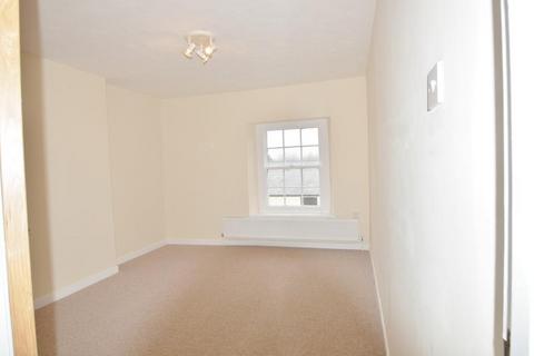 2 bedroom apartment to rent, Flat 2, 16 High Street, Cowbridge, CF71 7AG