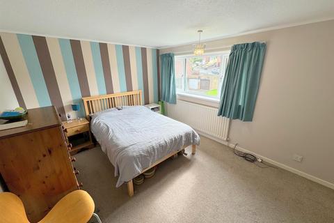25 Hencroft, Leek, ST13 8EY