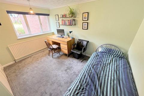 25 Hencroft, Leek, ST13 8EY