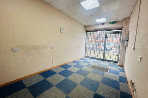 Retail property (high street) to rent, Haunch Lane, Birmingham, West Midlands, B13