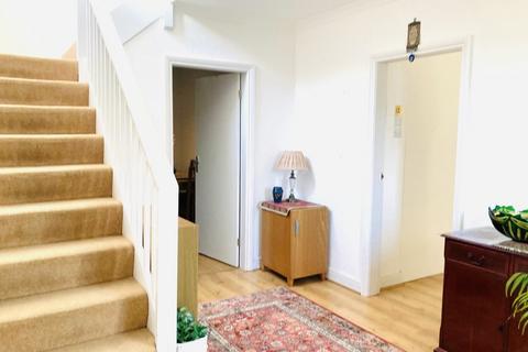 4 bedroom semi-detached house for sale, Francklyn Gardens, Edgware HA8