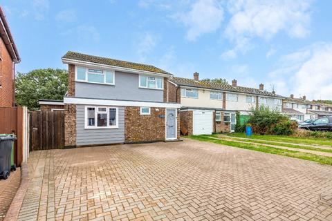 5 bedroom detached house for sale, Beauchamps Drive, Wickford, Essex, SS11