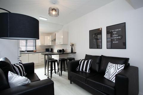 5 bedroom terraced house to rent, Mabfield road, Manchester M14