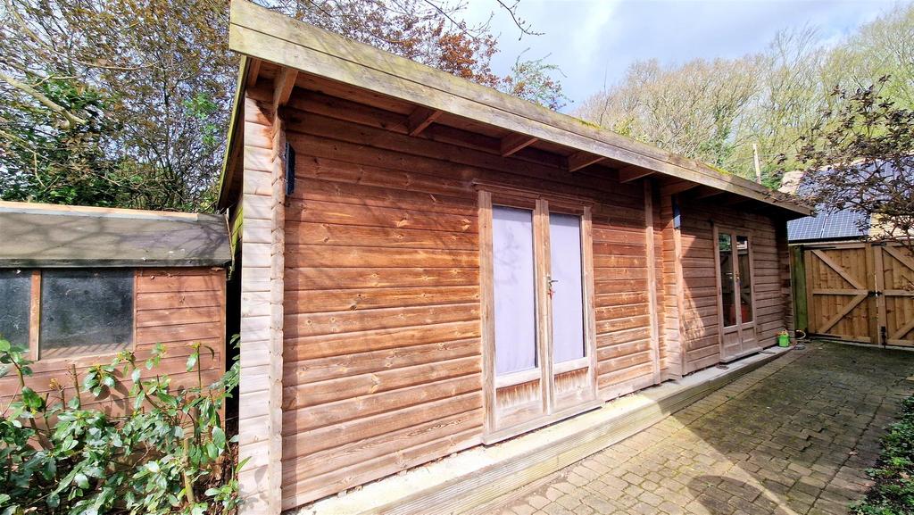 GARDEN OFFICE-ROOM USE.jpg