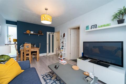 1 bedroom apartment for sale, Meadow Court, Hackness Road, Chorlton Green