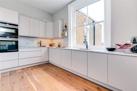 3 bedroom flat to rent, Queen's Gate Terrace, South Kensington, London