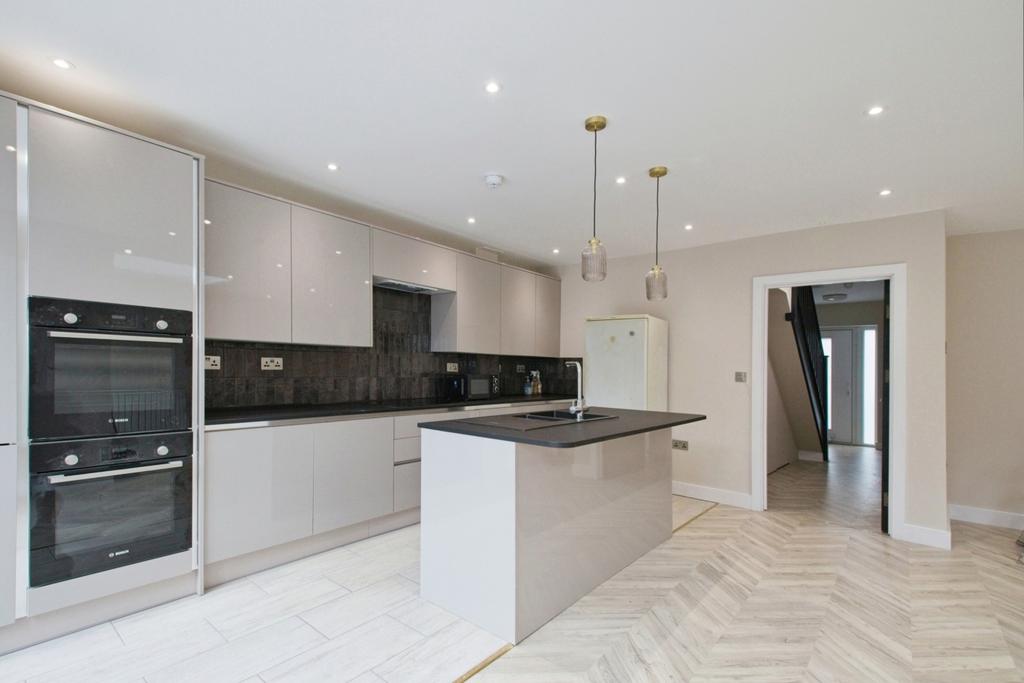 Axminster Crescent Welling DA16 1 bed in a house share to rent £1,000