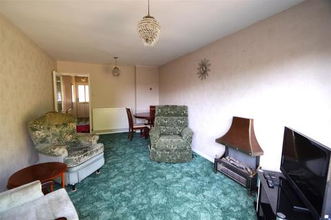 2 bedroom end of terrace house for sale, Windermere Crescent, Eastbourne