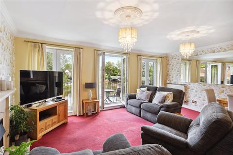 4 bedroom terraced house for sale, Admiral Stirling Court, Weystone Road, Weybridge, Surrey, KT13