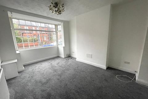 3 bedroom terraced house to rent, Worsley Road, Eccles