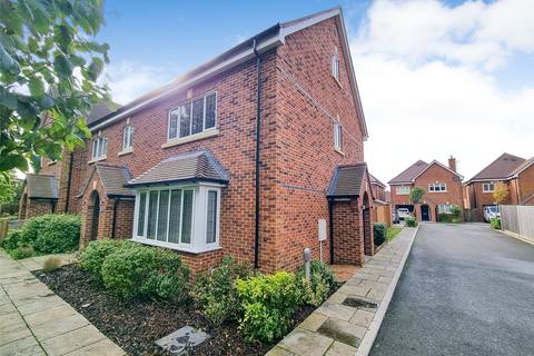 3 bedroom end of terrace house for sale, Woodroffe Close, Guildford GU12