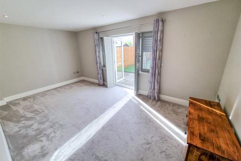 3 bedroom end of terrace house for sale, Woodroffe Close, Guildford GU12