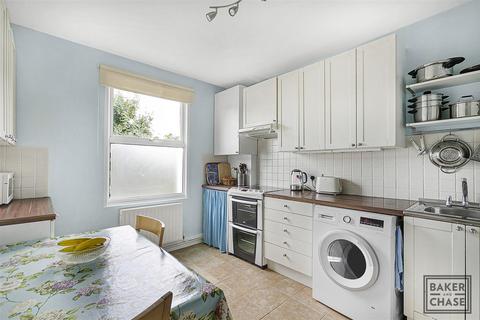 1 bedroom flat for sale, Kynaston Road, Enfield EN2