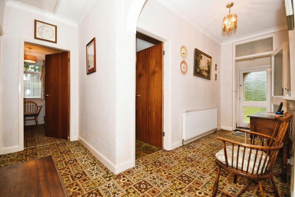 Totley Brook Road, Sheffield, S17 3QT 4 bed detached bungalow for sale