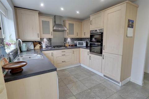 3 bedroom terraced house for sale, Martyn Close, Brockworth, Gloucester