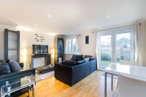 2 bedroom flat to rent, Merton Road, South Wimbledon, London, SW19